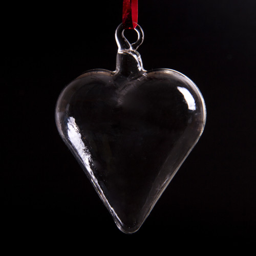 Skleněná baňka  Srdíčko - Závěsná skleněná baňka ve tvaru srdce.